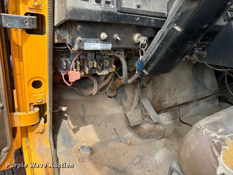 image for item NA9404 2002 International 2554 dump truck
