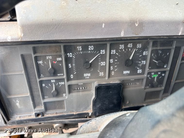 image for item NA9404 2002 International 2554 dump truck