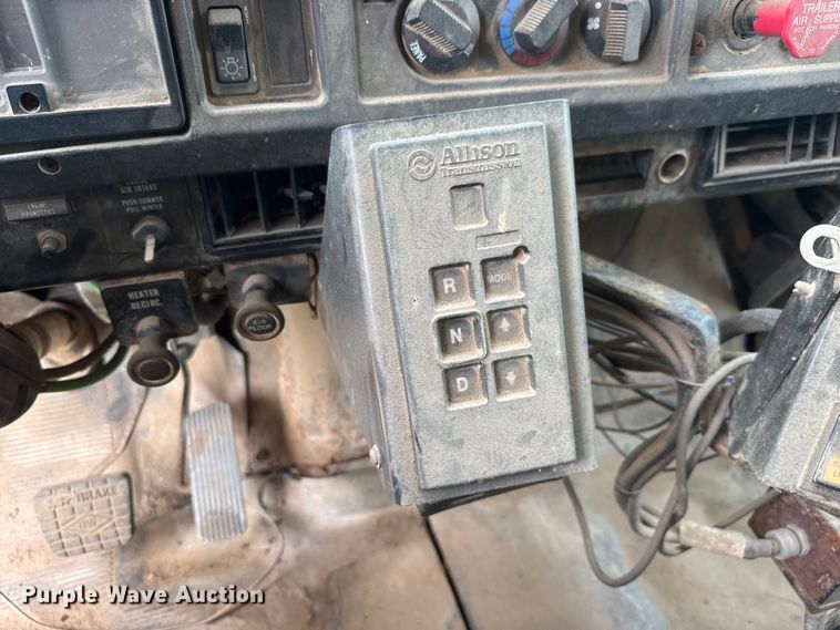 image for item NA9404 2002 International 2554 dump truck