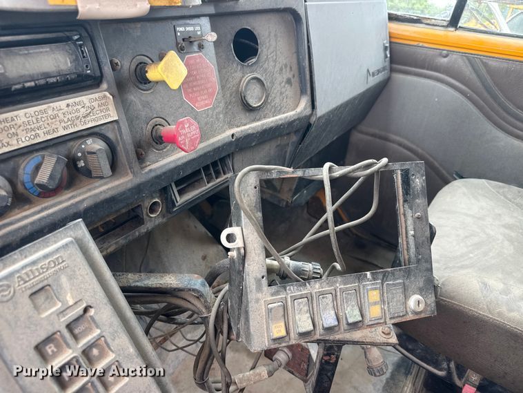 image for item NA9404 2002 International 2554 dump truck