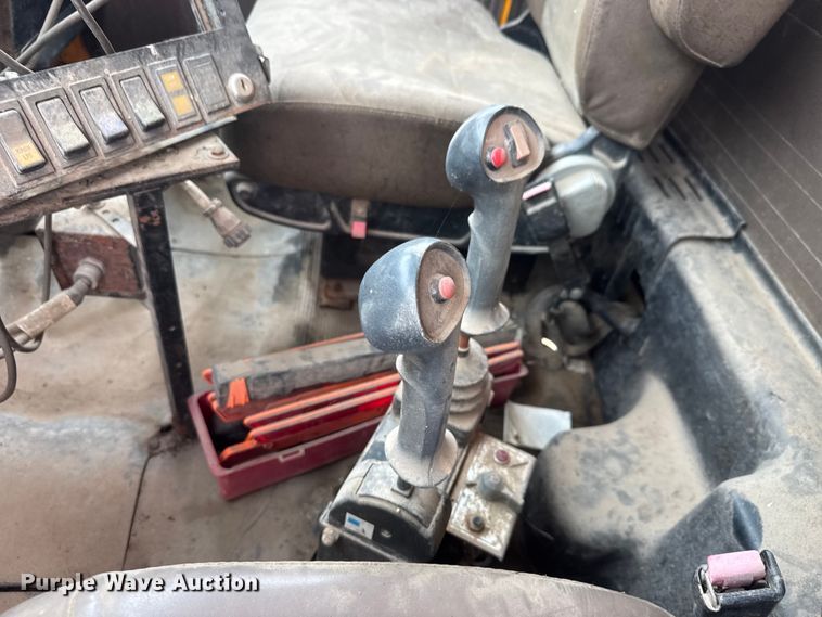 image for item NA9404 2002 International 2554 dump truck