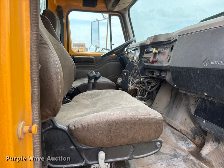 image for item NA9404 2002 International 2554 dump truck