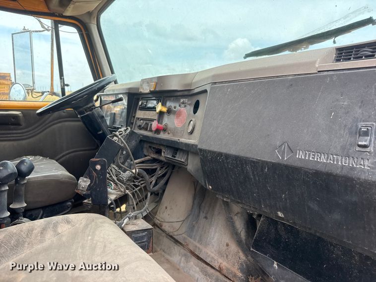 image for item NA9404 2002 International 2554 dump truck