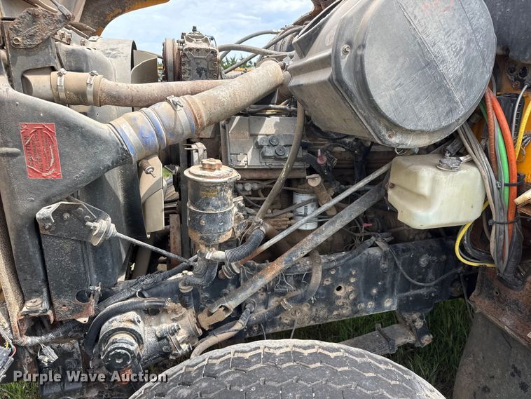 image for item NA9404 2002 International 2554 dump truck