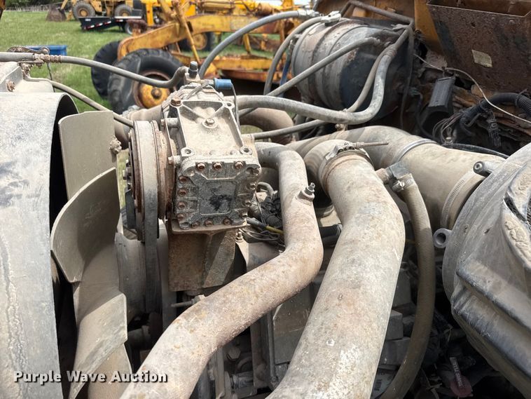 image for item NA9404 2002 International 2554 dump truck