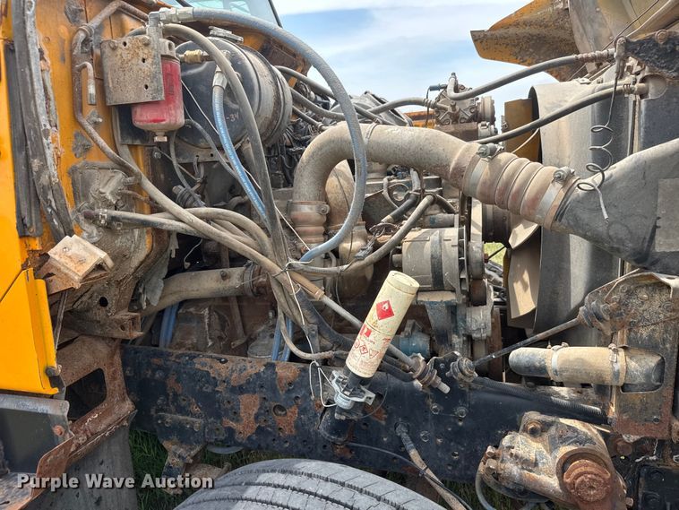 image for item NA9404 2002 International 2554 dump truck