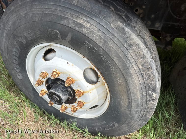 image for item NA9404 2002 International 2554 dump truck