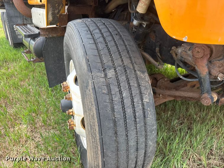 image for item NA9404 2002 International 2554 dump truck
