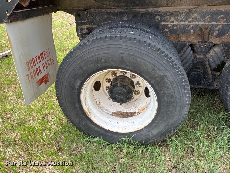 image for item NA9404 2002 International 2554 dump truck