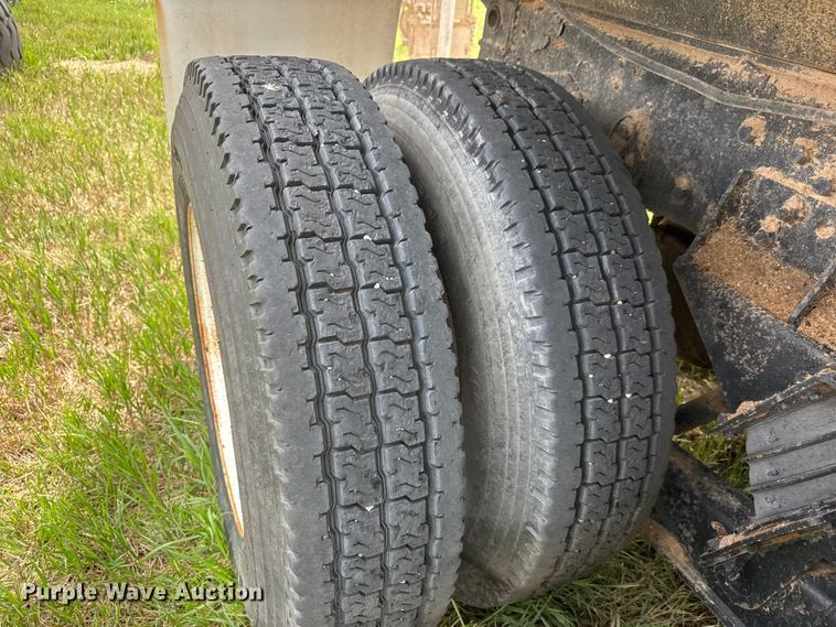 image for item NA9404 2002 International 2554 dump truck