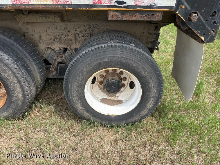 image for item NA9404 2002 International 2554 dump truck