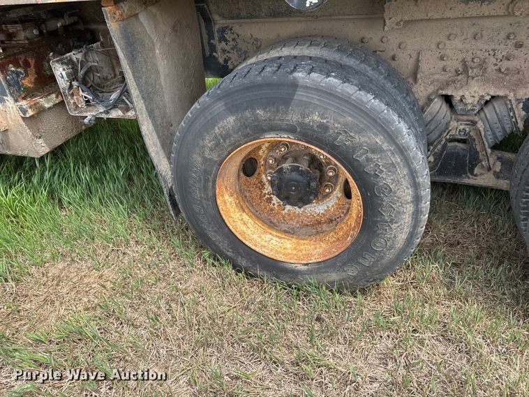 image for item NA9404 2002 International 2554 dump truck