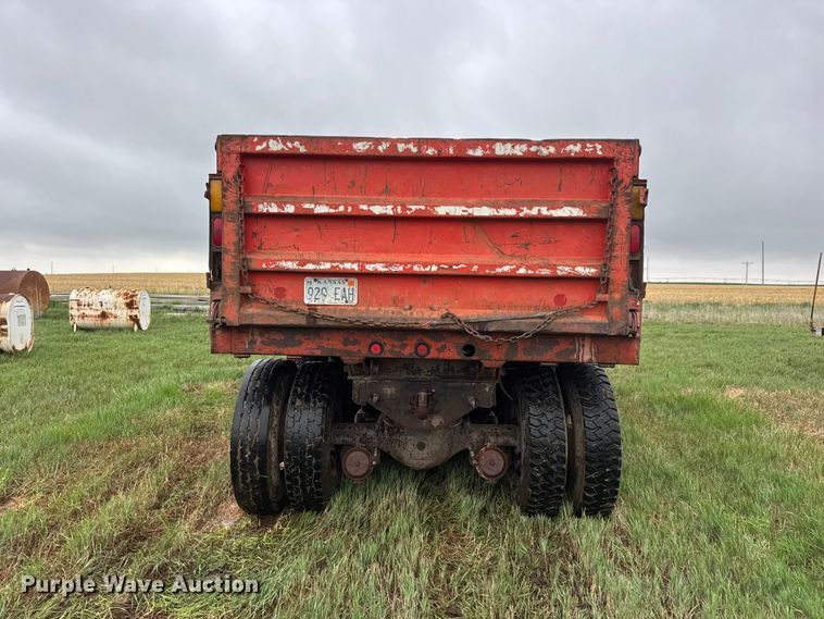 image for item NA9405 1993 International 4900 dump truck