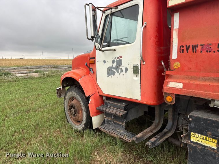 image for item NA9405 1993 International 4900 dump truck
