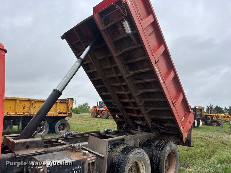 image for item NA9405 1993 International 4900 dump truck