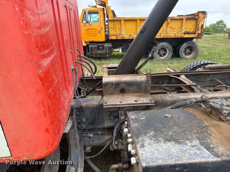 image for item NA9405 1993 International 4900 dump truck