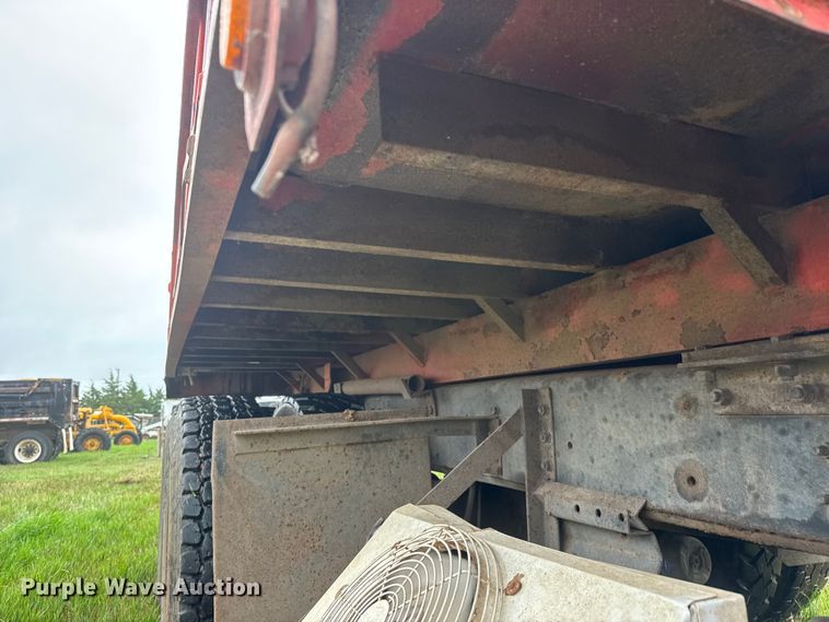 image for item NA9405 1993 International 4900 dump truck