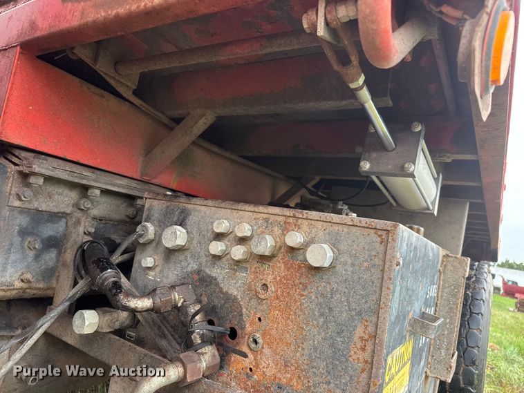 image for item NA9405 1993 International 4900 dump truck