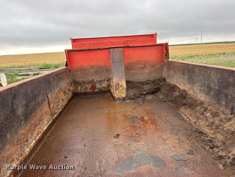 image for item NA9405 1993 International 4900 dump truck