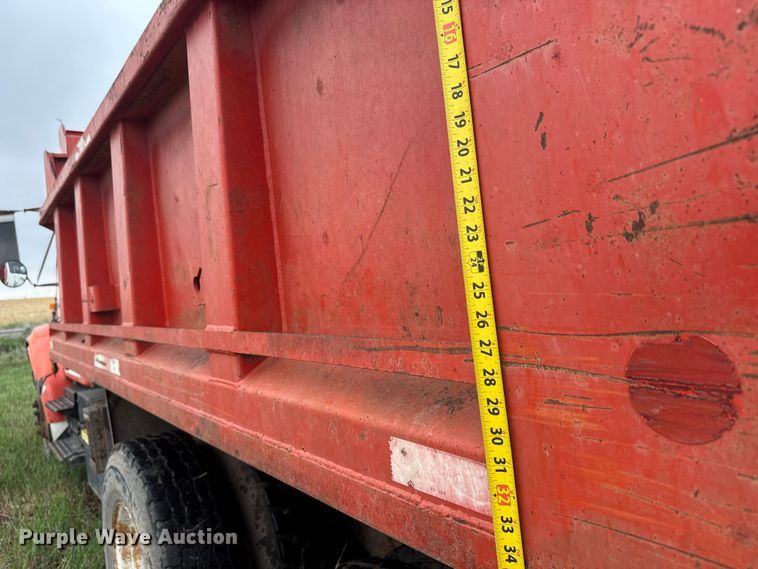 image for item NA9405 1993 International 4900 dump truck