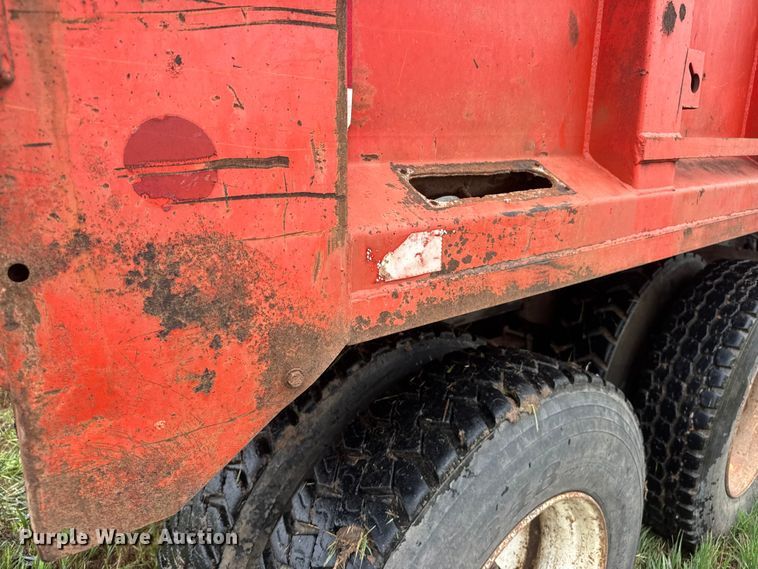 image for item NA9405 1993 International 4900 dump truck