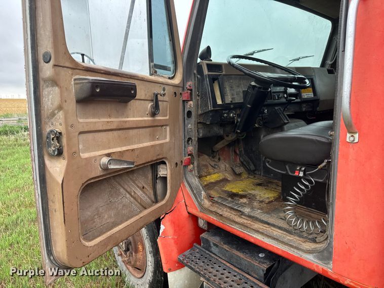 image for item NA9405 1993 International 4900 dump truck