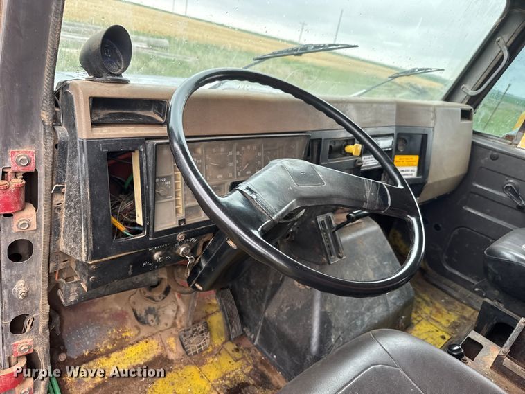 image for item NA9405 1993 International 4900 dump truck