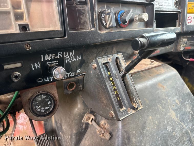 image for item NA9405 1993 International 4900 dump truck