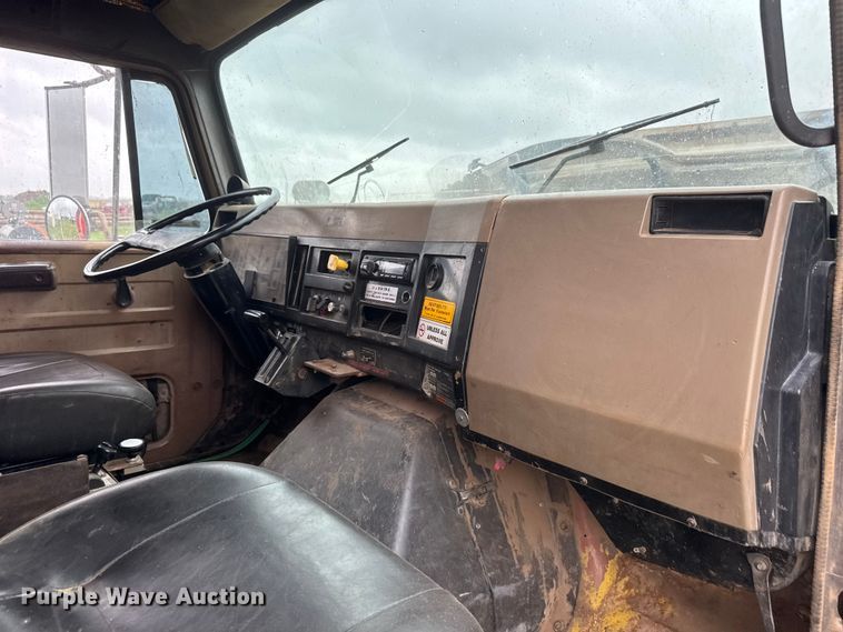 image for item NA9405 1993 International 4900 dump truck
