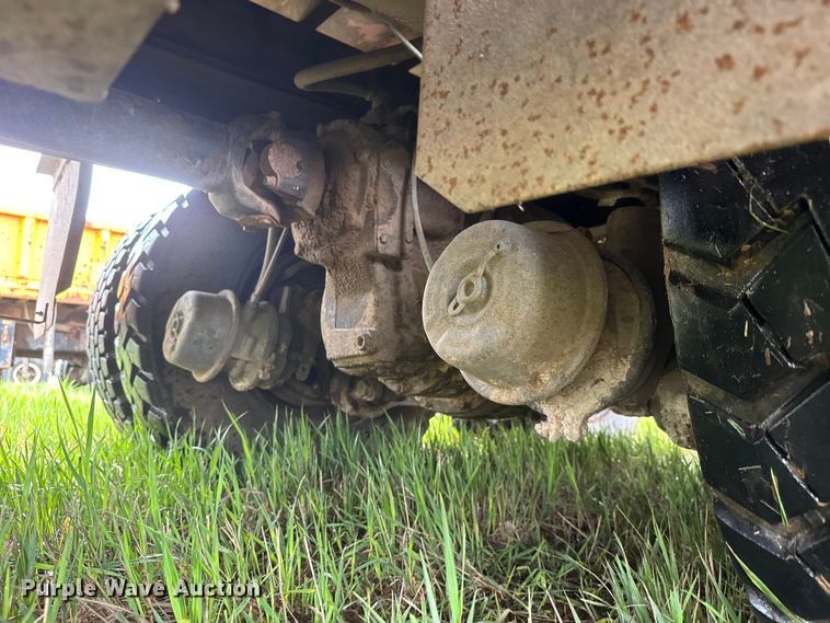 image for item NA9405 1993 International 4900 dump truck