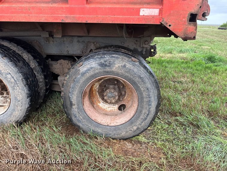 image for item NA9405 1993 International 4900 dump truck