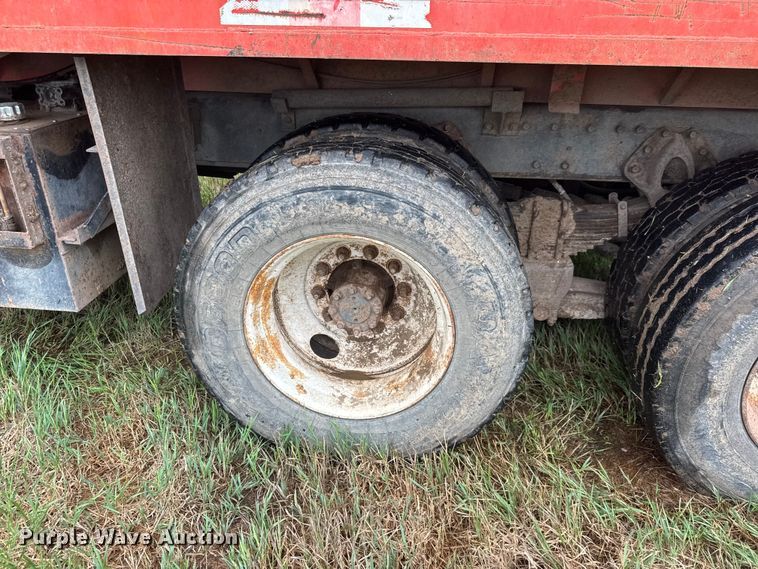 image for item NA9405 1993 International 4900 dump truck