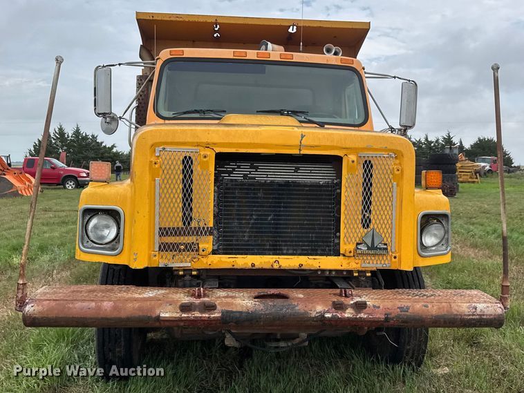 image for item NA9406 2000 International 2654 dump truck