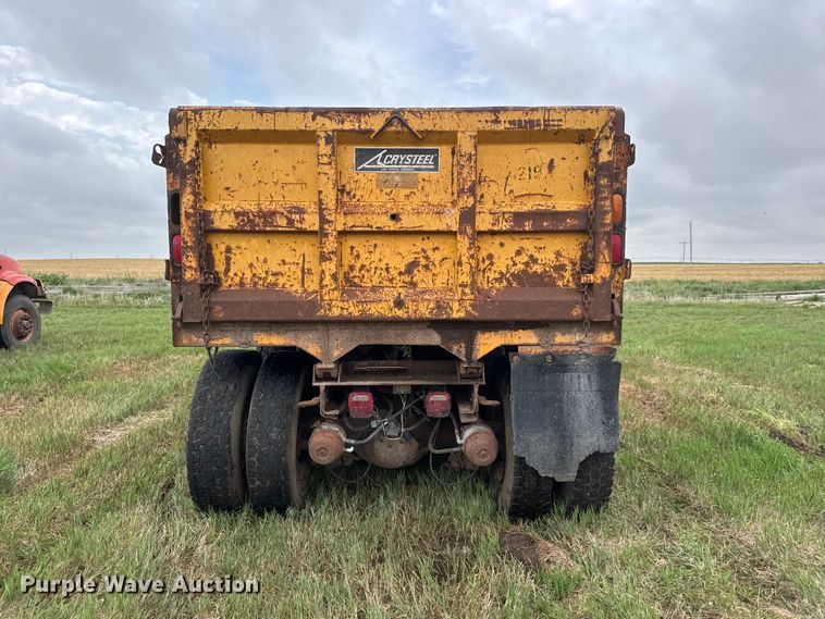 image for item NA9406 2000 International 2654 dump truck