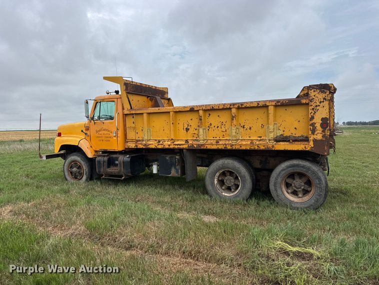 image for item NA9406 2000 International 2654 dump truck