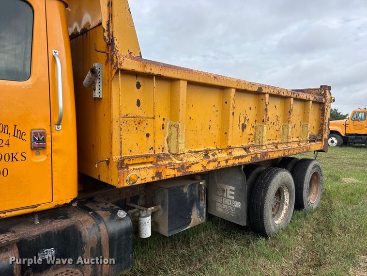 image for item NA9406 2000 International 2654 dump truck