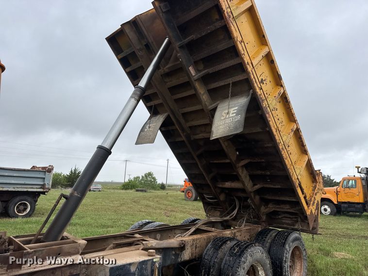 image for item NA9406 2000 International 2654 dump truck