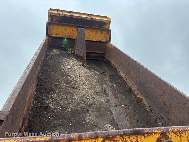 image for item NA9406 2000 International 2654 dump truck