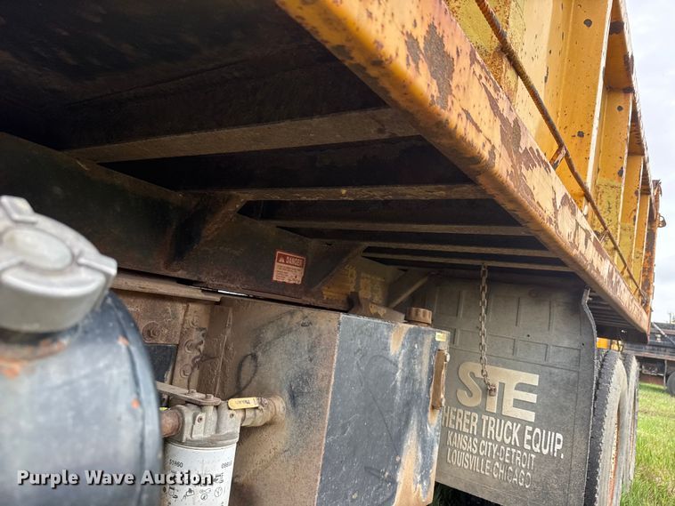 image for item NA9406 2000 International 2654 dump truck