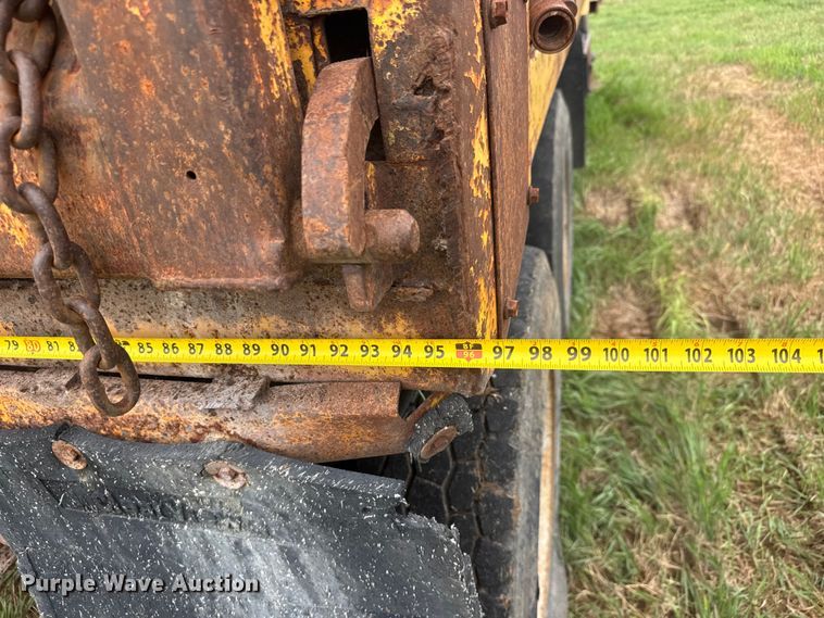 image for item NA9406 2000 International 2654 dump truck