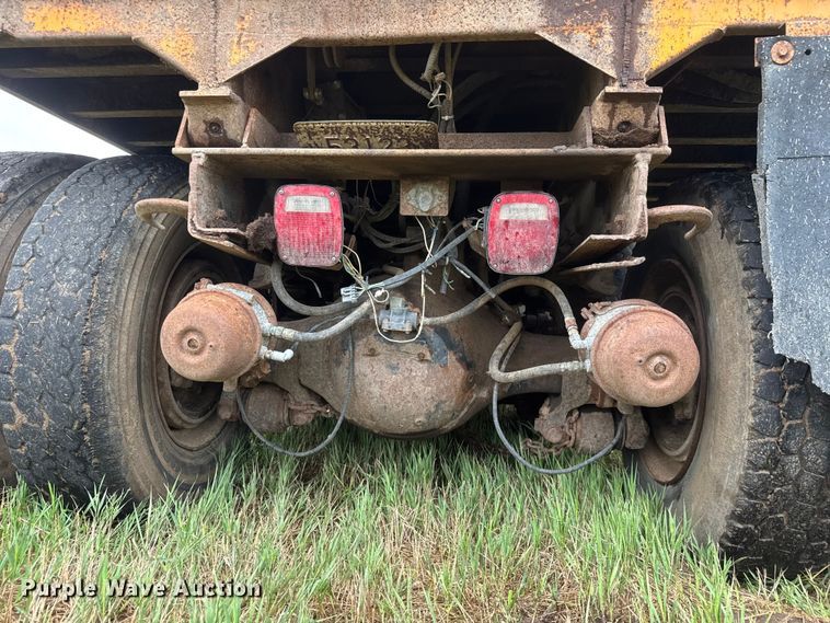 image for item NA9406 2000 International 2654 dump truck