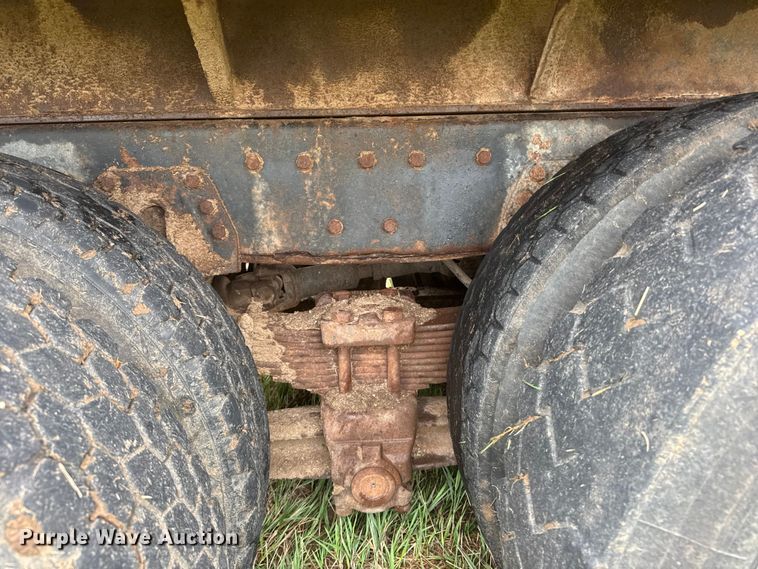 image for item NA9406 2000 International 2654 dump truck