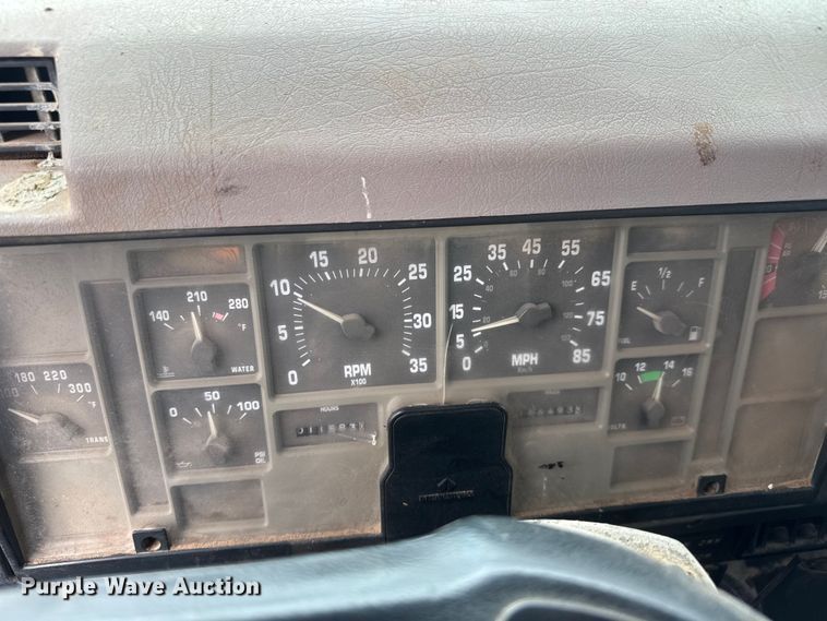 image for item NA9406 2000 International 2654 dump truck