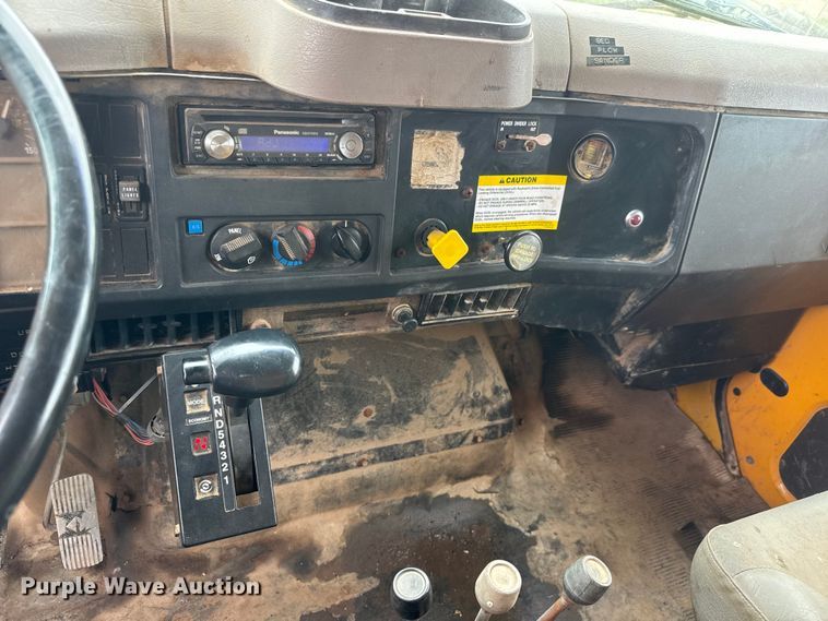 image for item NA9406 2000 International 2654 dump truck