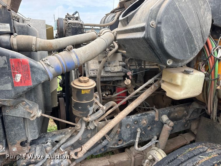 image for item NA9406 2000 International 2654 dump truck