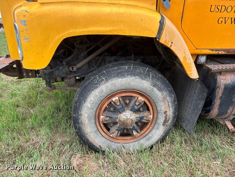 image for item NA9406 2000 International 2654 dump truck