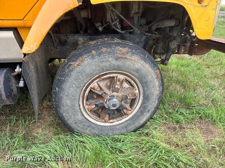 image for item NA9406 2000 International 2654 dump truck