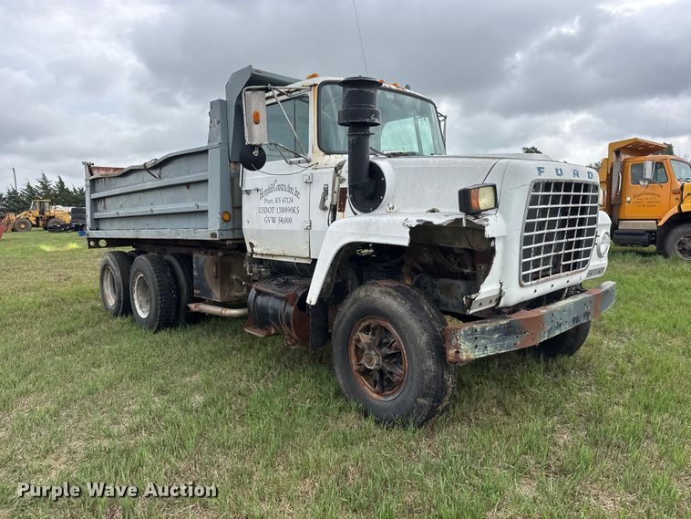 image for item NA9407 1979 Ford 8000 dump truck