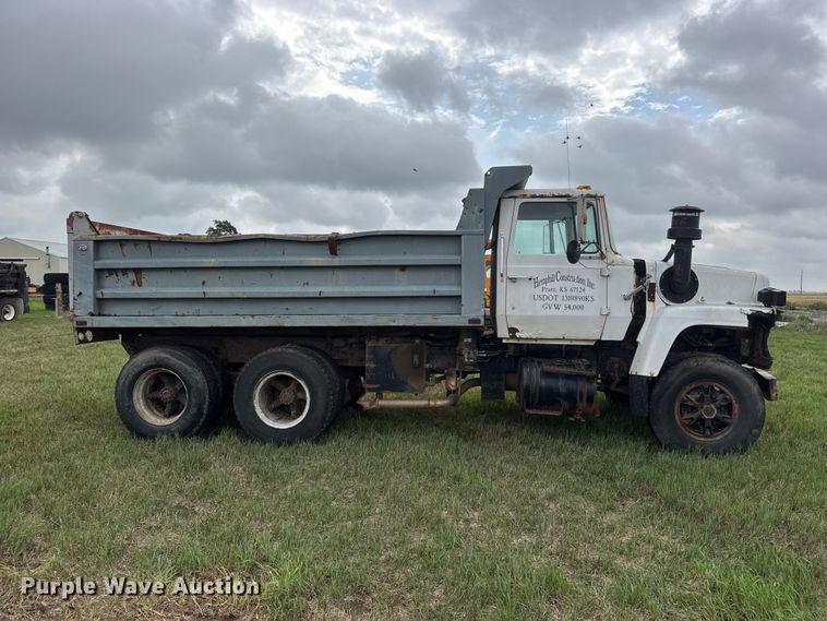 image for item NA9407 1979 Ford 8000 dump truck