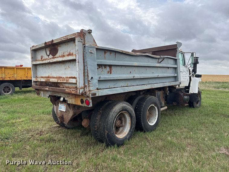 image for item NA9407 1979 Ford 8000 dump truck